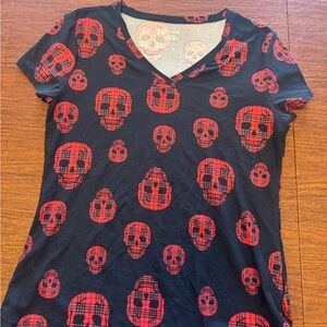 No Boundaries Gray and Red Skull Tee
